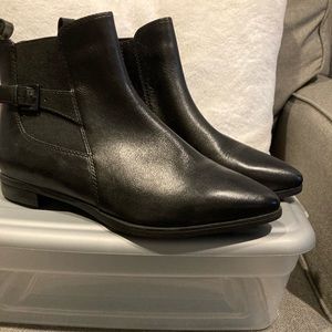 Black Clark’s 7.5 women’s boots